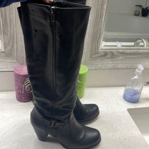 Crown Vintage Black Boots